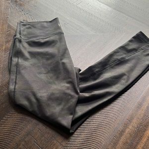 Fleo Apex Leggings -Olive Camo - size Small - 25”